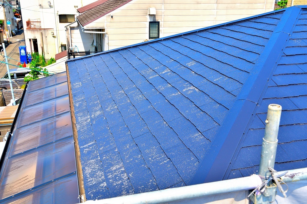 カラーベスト屋根の塗膜剥離