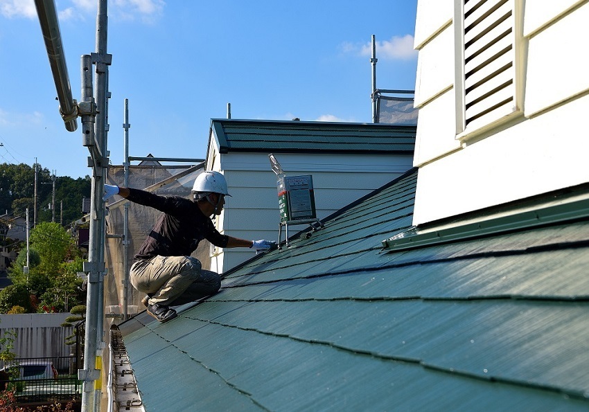 カラーベスト屋根塗装工事上塗り