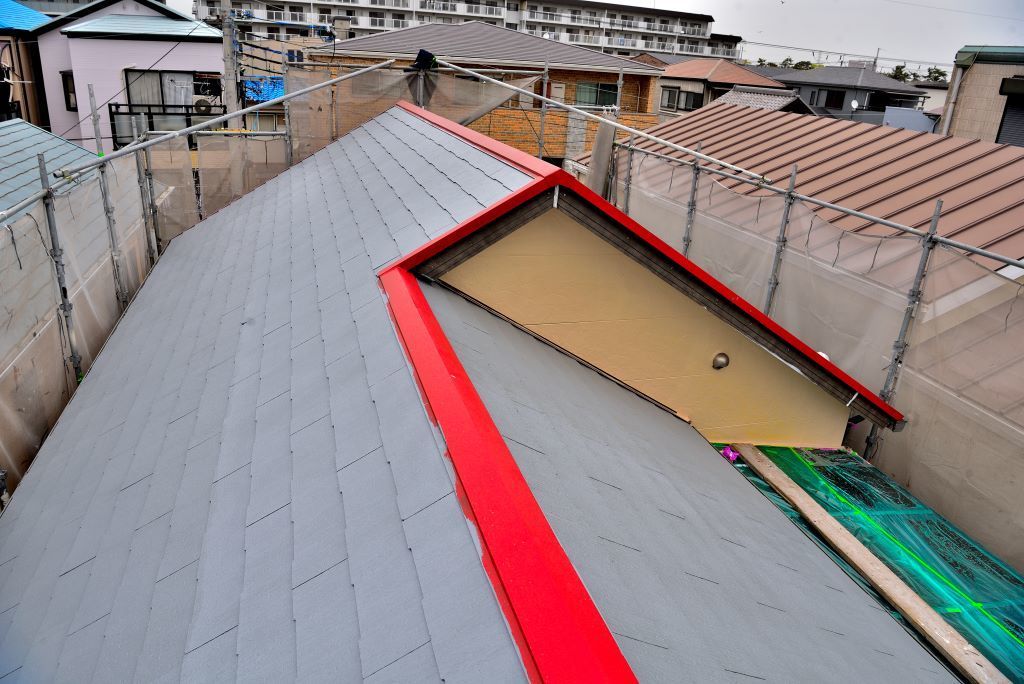 屋根シーラー２回塗装後