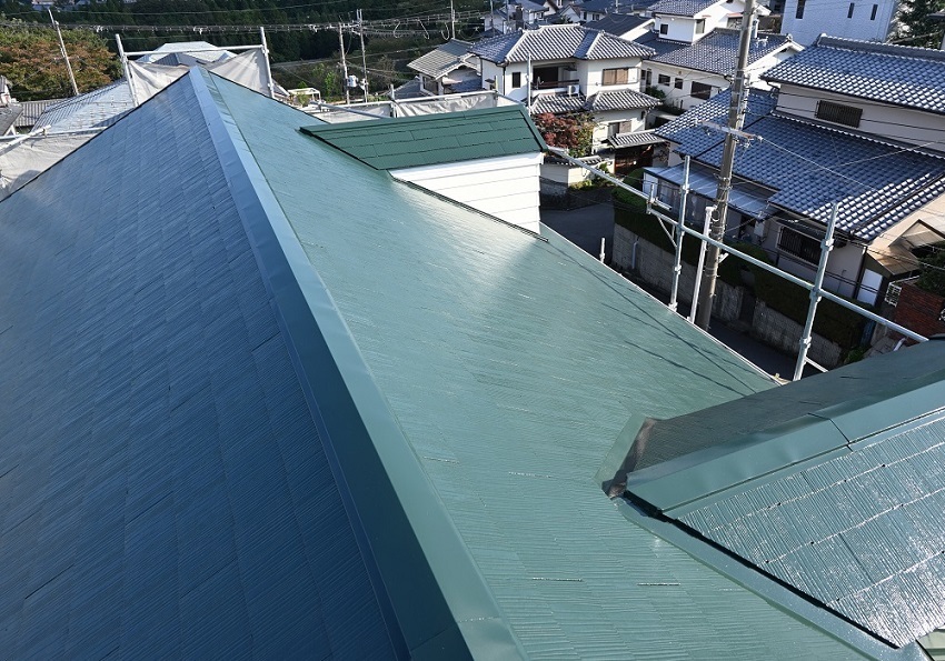 カラーベスト屋根塗装工事上塗り