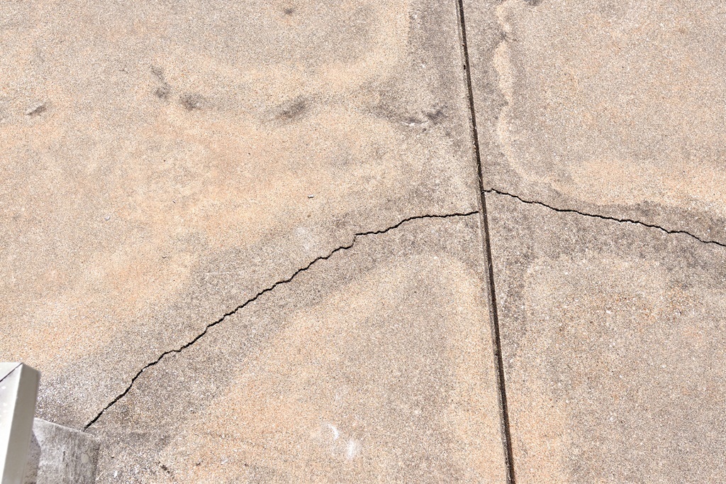 屋上土間のクラック