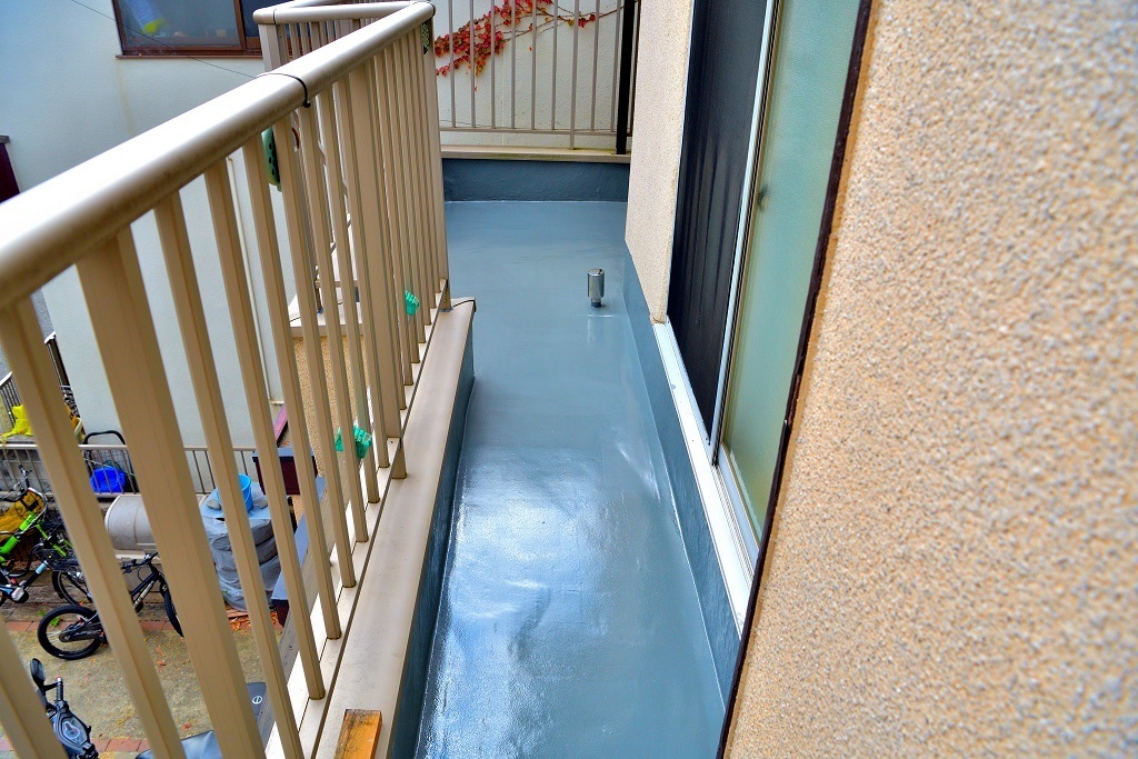 ベランダウレタン防水通気緩衝工法完工