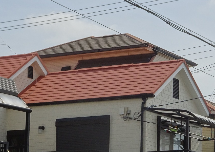 屋根ガイナ塗装完成