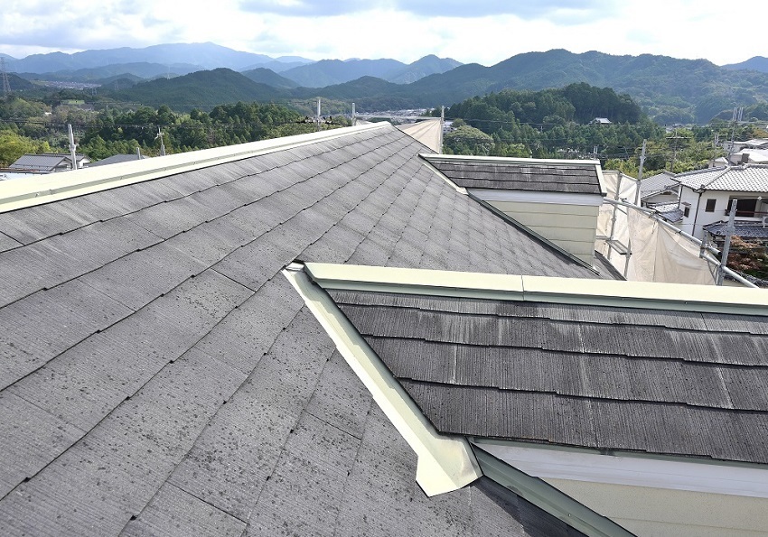 塗装工事前のカラーベスト屋根