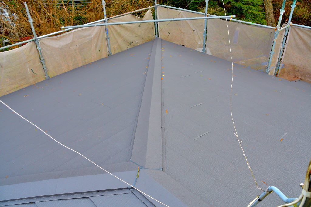 屋根のカバー工法完成