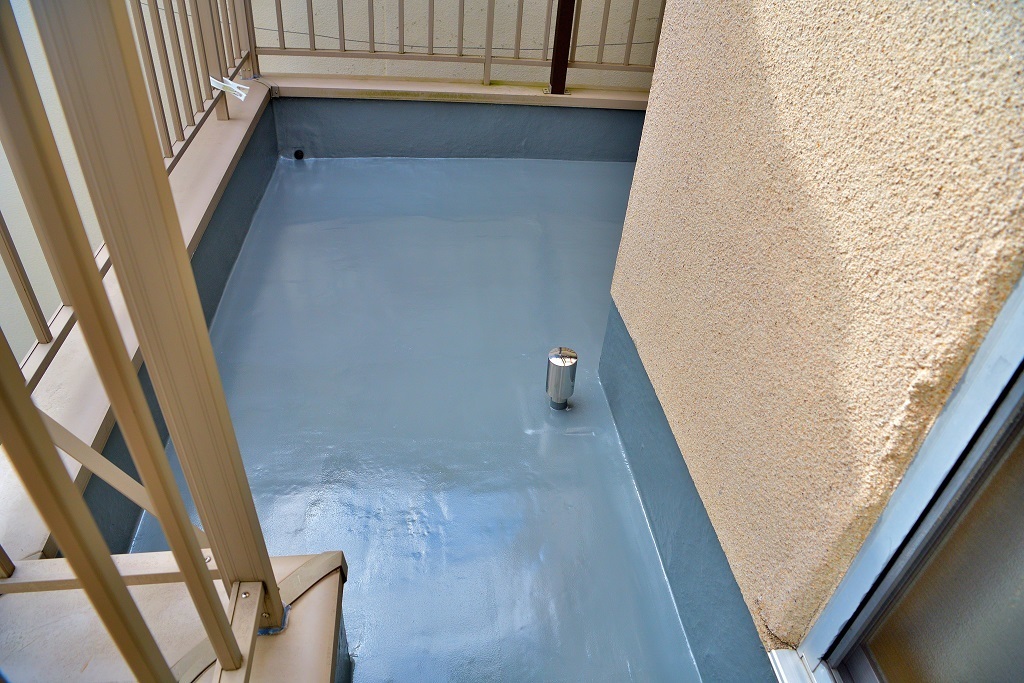 ベランダウレタン防水通気緩衝工法完工