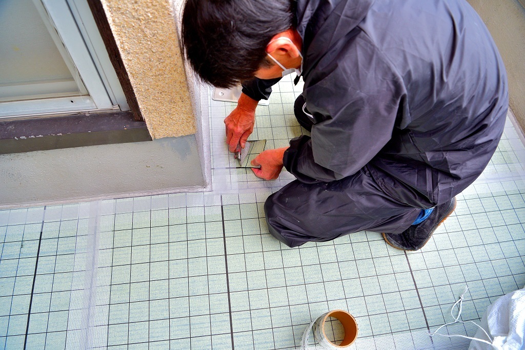 通気緩衝シートに切り込み